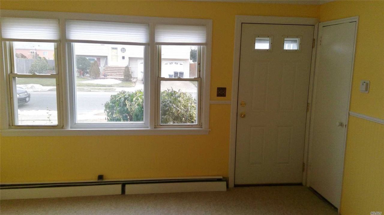 621 N Indiana Ave - Photo 2 of 6