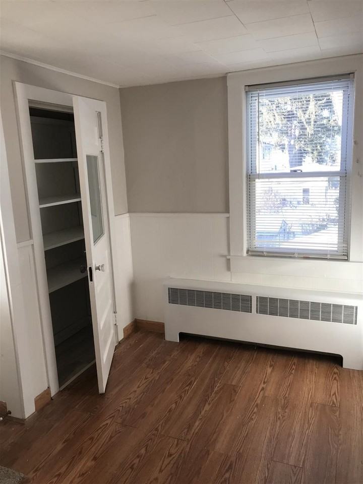 65 Underhill St - Photo 2 of 11