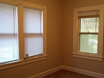 3912 Myrtle Ave - Photo 3 of 8