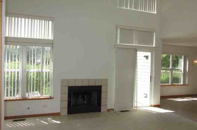 904 Waterford Ln - Photo 3 of 11