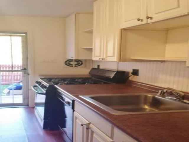 8230 Stewarton Ct - Photo 2 of 6