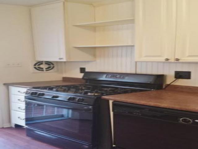 8230 Stewarton Ct - Photo 3 of 6