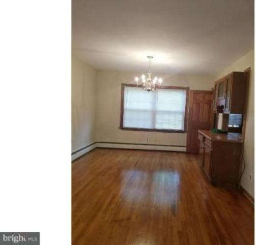 3007 W 3rd St - Photo 2 of 6