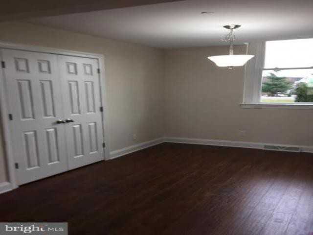 854 Medford Rd - Photo 2 of 6