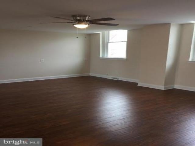 854 Medford Rd - Photo 3 of 6