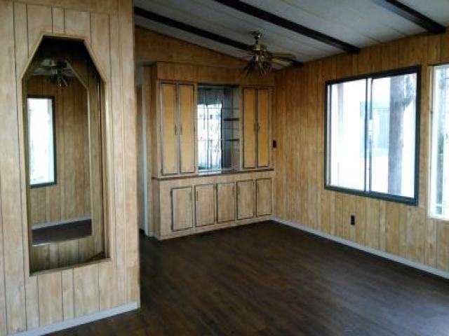 17830 Clearwater Dr - Photo 3 of 6