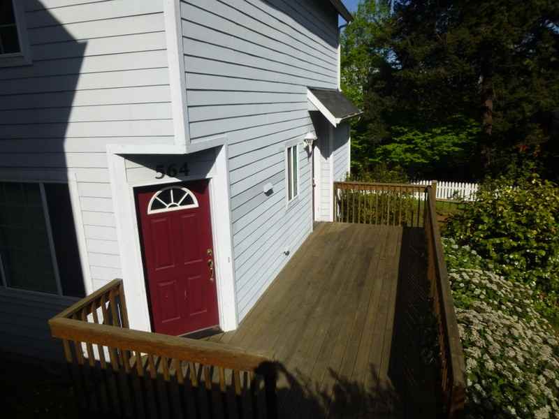 564 14th St - Photo 2 of 15