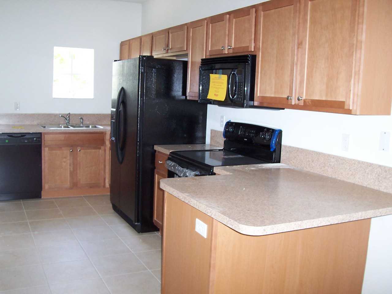 3900 Sabal Way - Photo 3 of 8