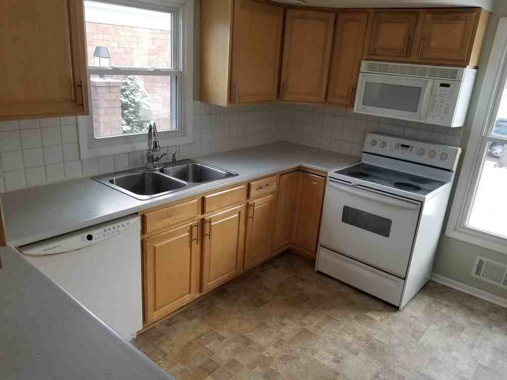 2915 Mulford Dr Se - Photo 2 of 14