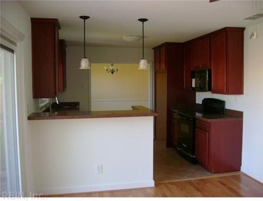 412 Piping Rock Rd - Photo 3 of 10