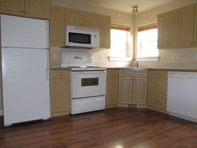 105 Robinson Ln - Photo 2 of 10