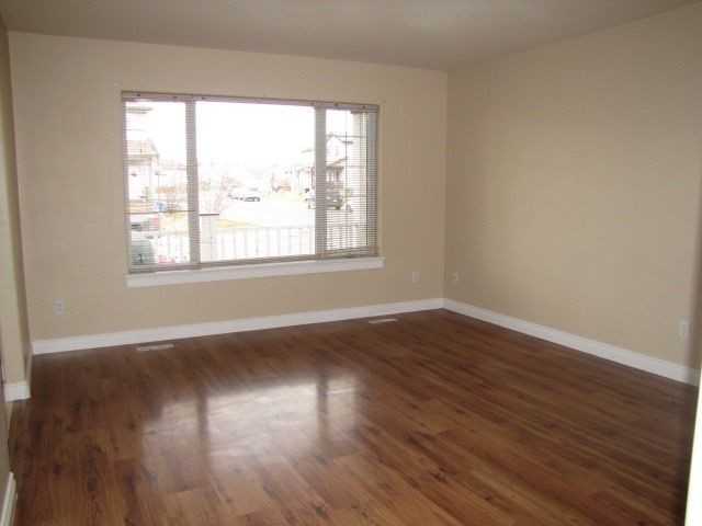 105 Robinson Ln - Photo 3 of 10