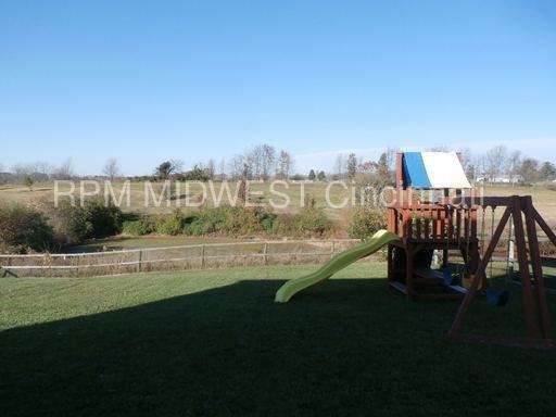 6263 Baymiller Ln - Photo 3 of 12