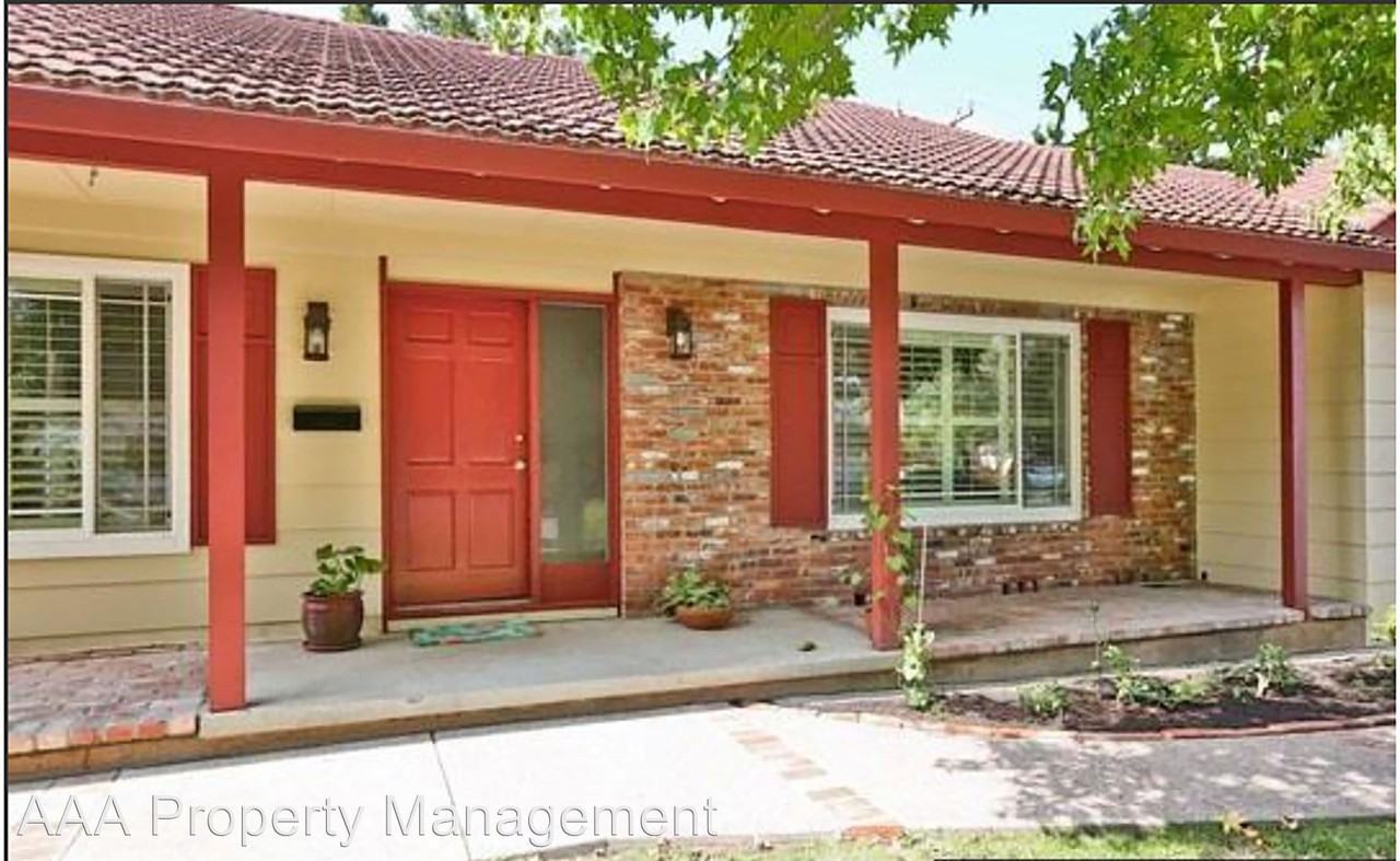 1019 Bermuda Dr - Photo 3 of 23