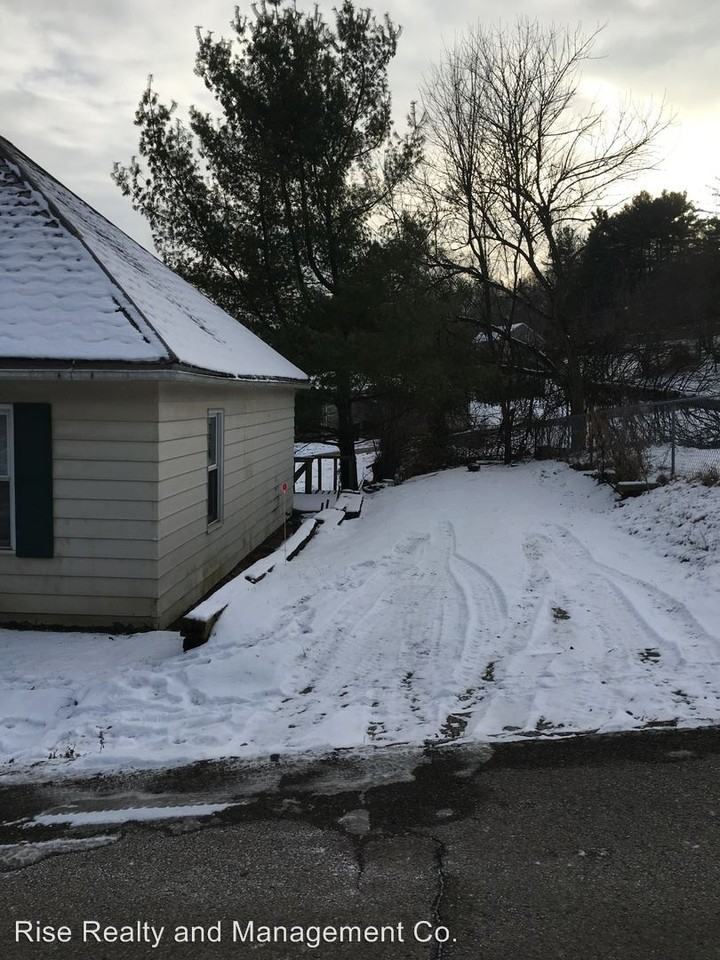 49 Grover St - Photo 2 of 10