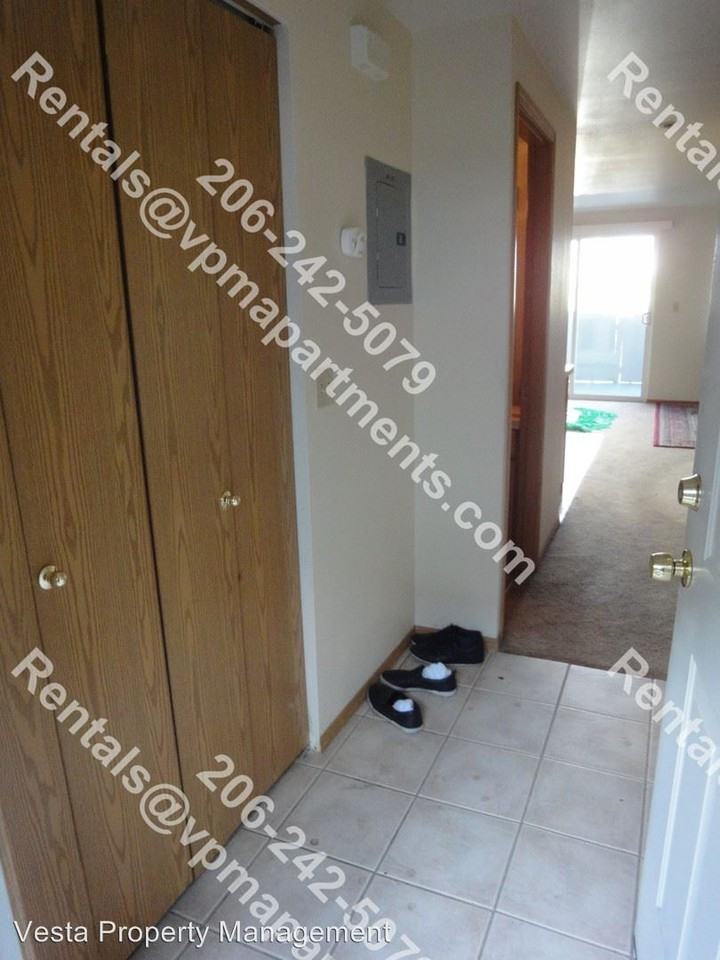 3249 S. 160th St. - Photo 3 of 6