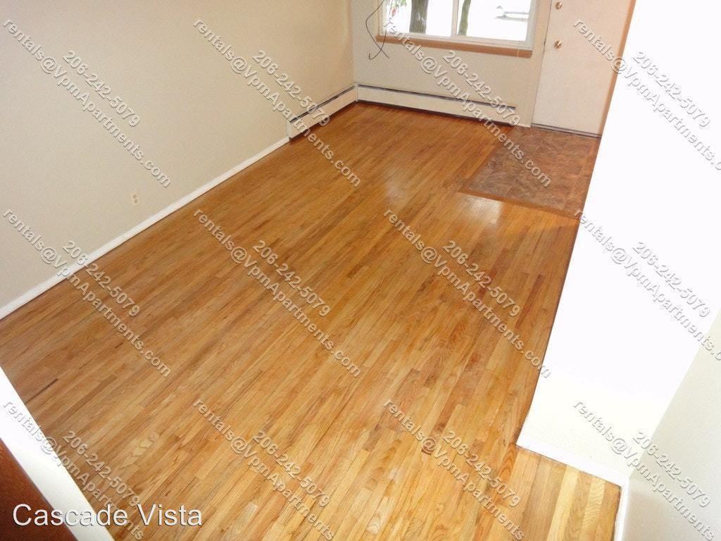 13823 1st Ave S - Photo 3 of 7