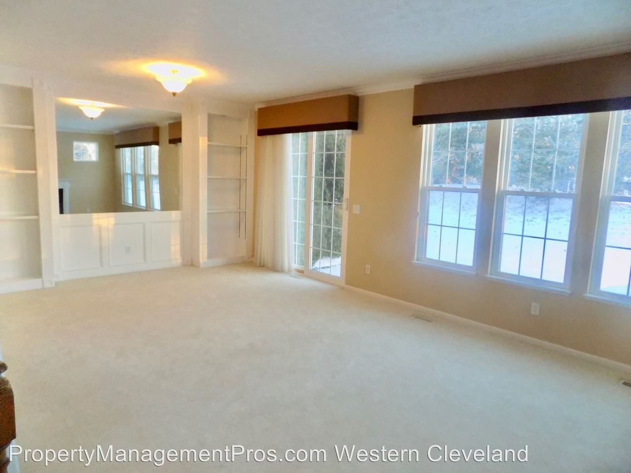 33317 Fairport Dr - Photo 2 of 43