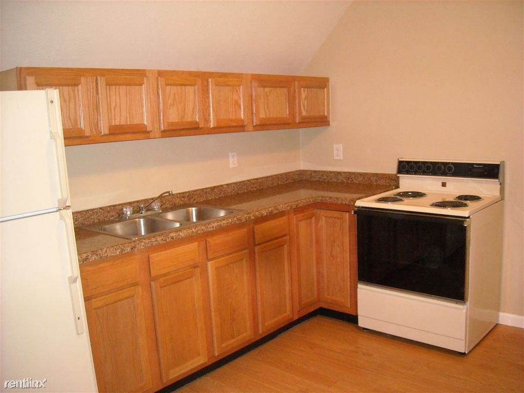 621 South Main Street - Photo 3 of 5