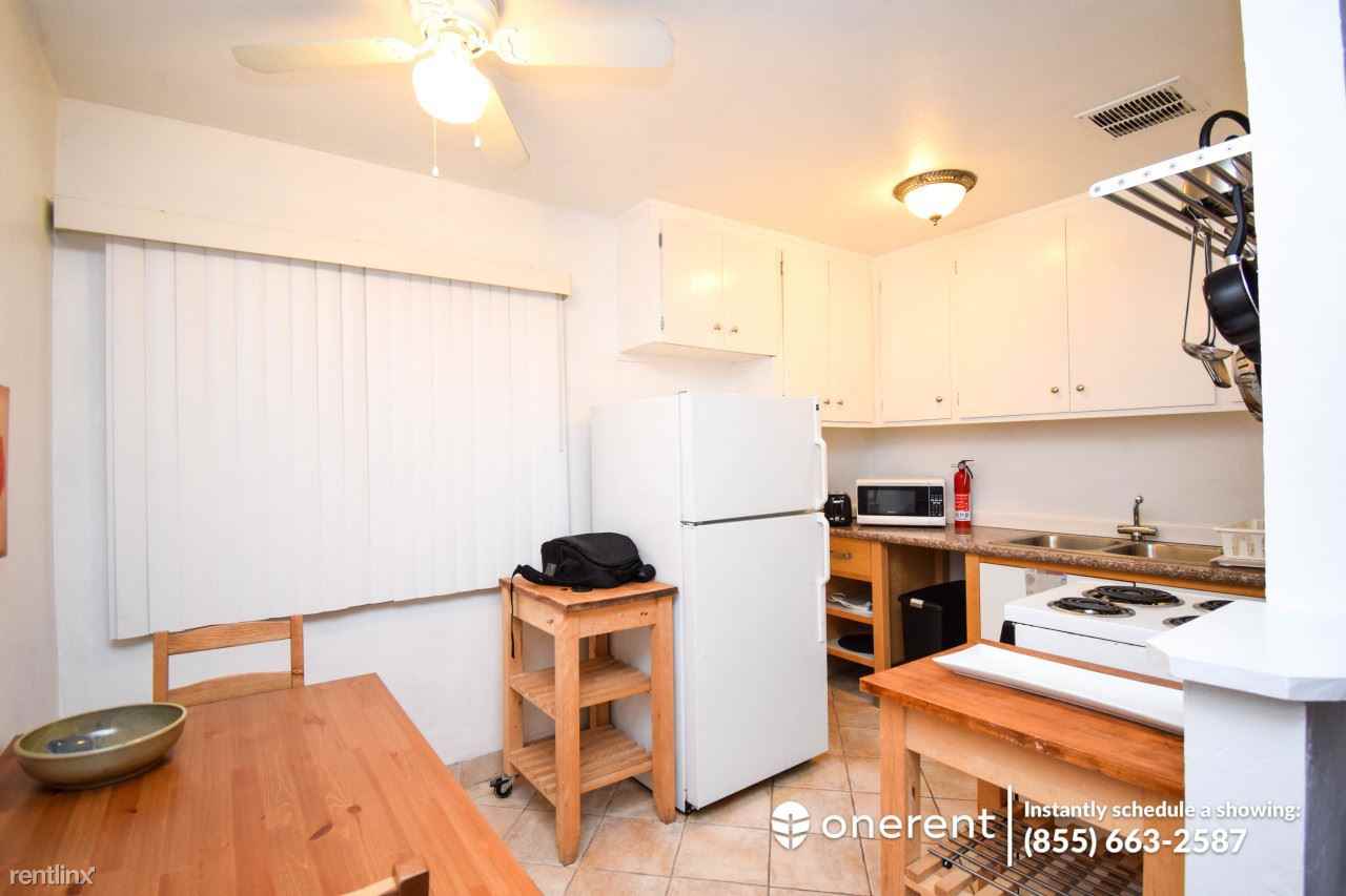 1632 Prince St #D - Photo 2 of 8