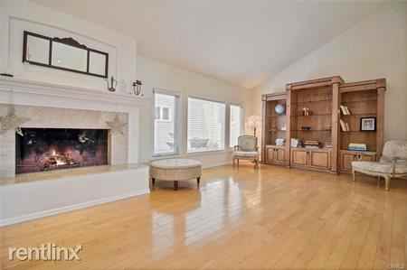 3025 Capri Ln - Photo 2 of 20