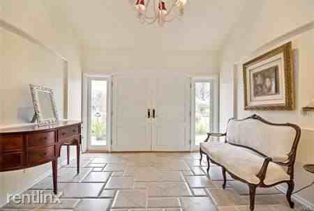 3025 Capri Ln - Photo 3 of 20