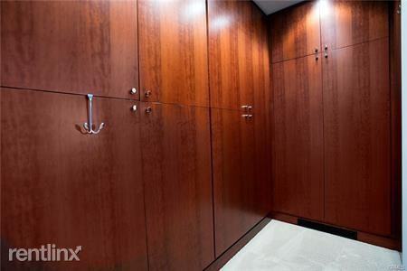 186 Shorecliff Rd - Photo 3 of 17