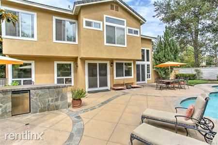 24 Riviera - Photo 3 of 23