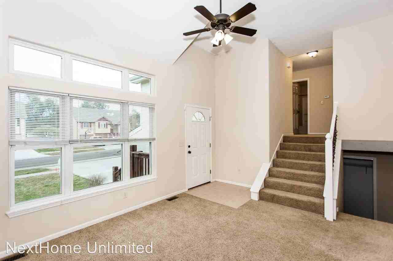 611 W Pine St - Photo 3 of 17