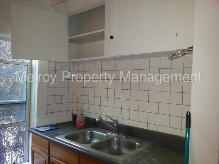 440 1/2 31st St - Photo 2 of 10