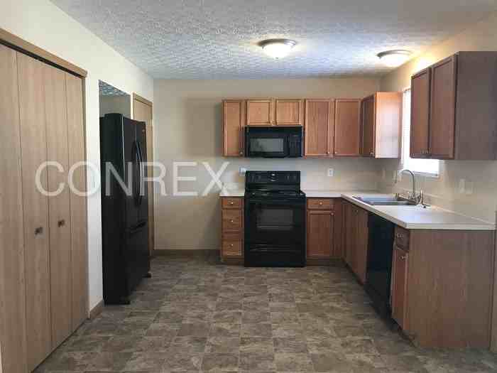 5514 Arklow Way - Photo 2 of 8