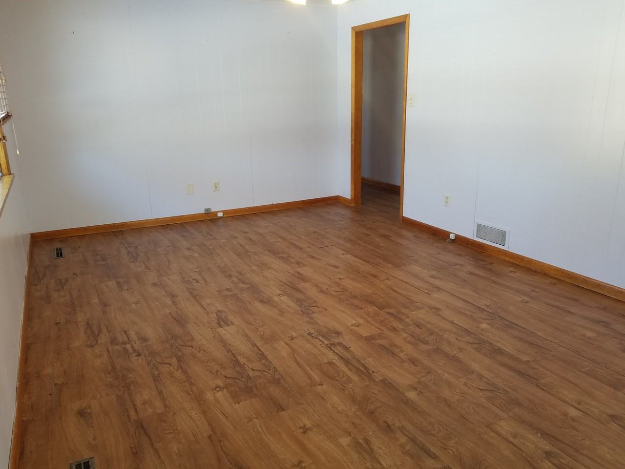 306 W Francis St - Photo 3 of 17