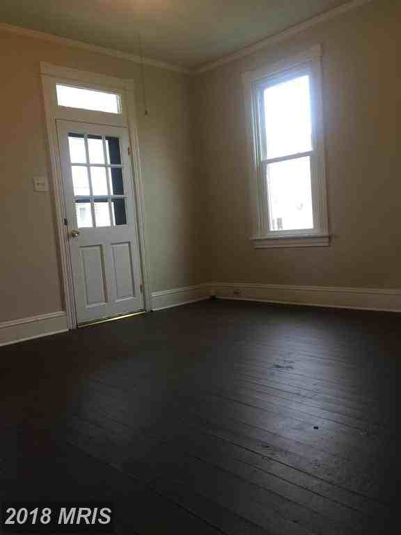 252 S Mulberry St - Photo 2 of 17