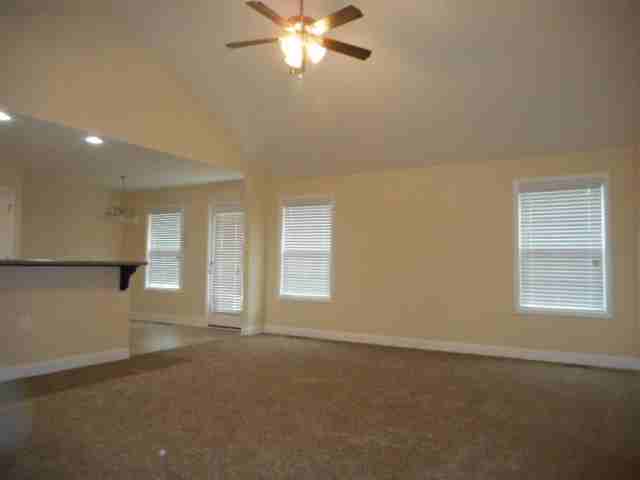 1510 Pointe Ct - Photo 3 of 20