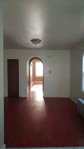 1906 E 86th St #3 - Photo 3 of 7