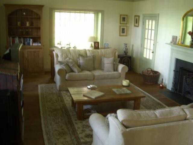 376 Glen Rd - Photo 2 of 6