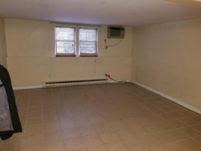 870 Haverhill St - Photo 3 of 4