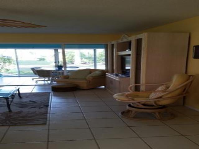 600 Manatee Ave - Photo 3 of 6