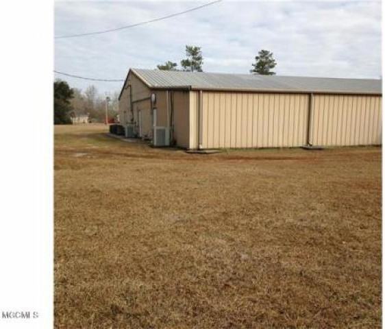 124 Williamsburg Rd - Photo 3 of 6