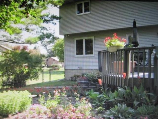 804 Hillcrest Dr - Photo 3 of 6