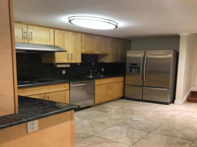 1221 Lake St - Photo 3 of 6