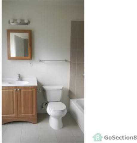 6514 Bancroft Ave - Photo 2 of 6