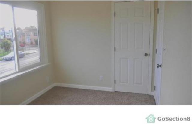 6514 Bancroft Ave - Photo 3 of 6