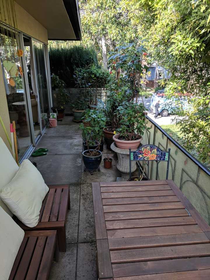 752 University Avenue - Photo 3 of 10