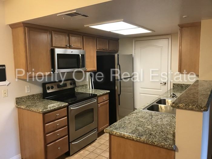 12043 Alta Carmel Ct #116