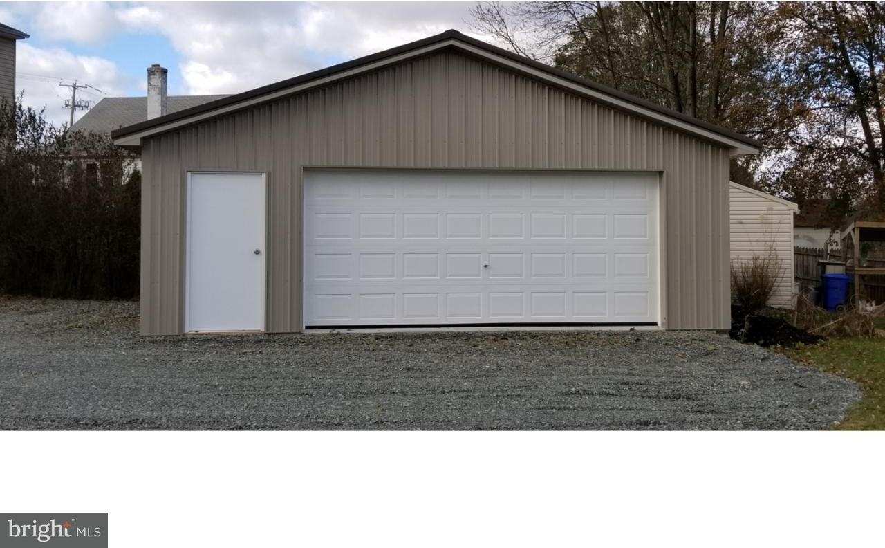 1127 State St - Photo 3 of 13