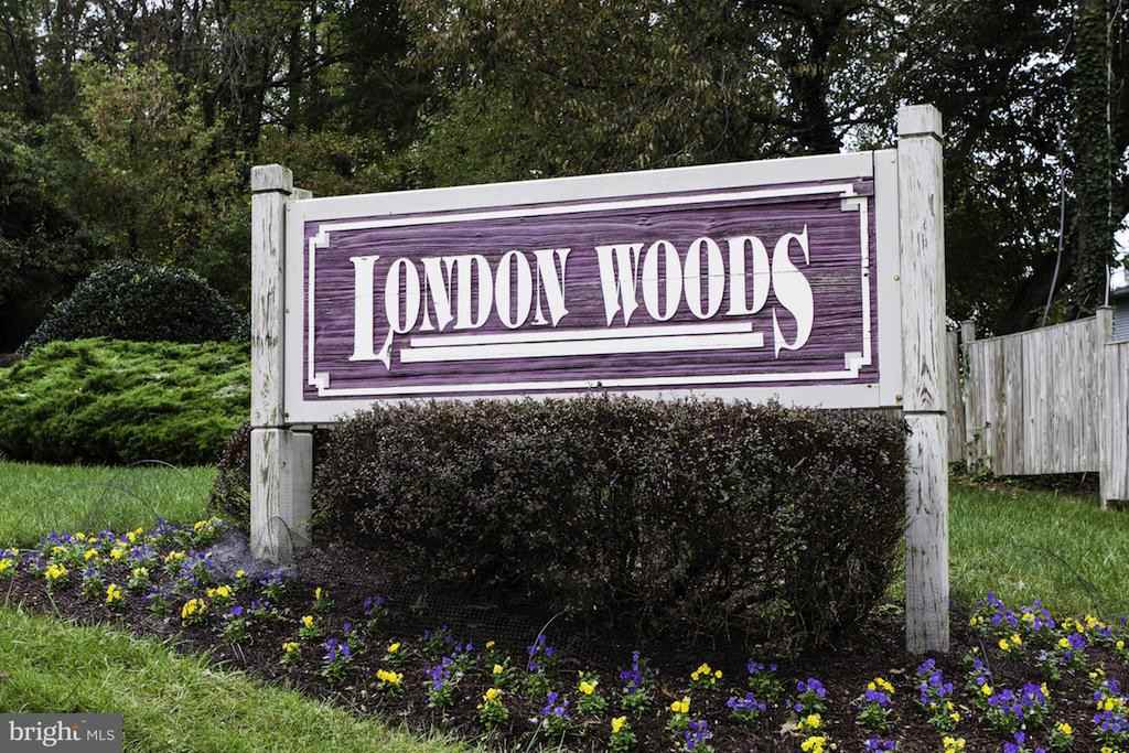 5716 Gladstone Way - Photo 2 of 28