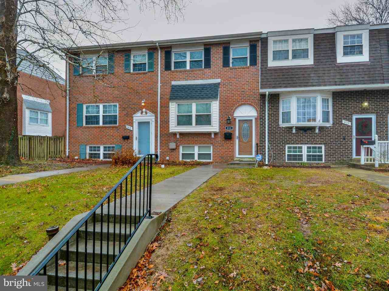 911 Elm Rd - Photo 2 of 28