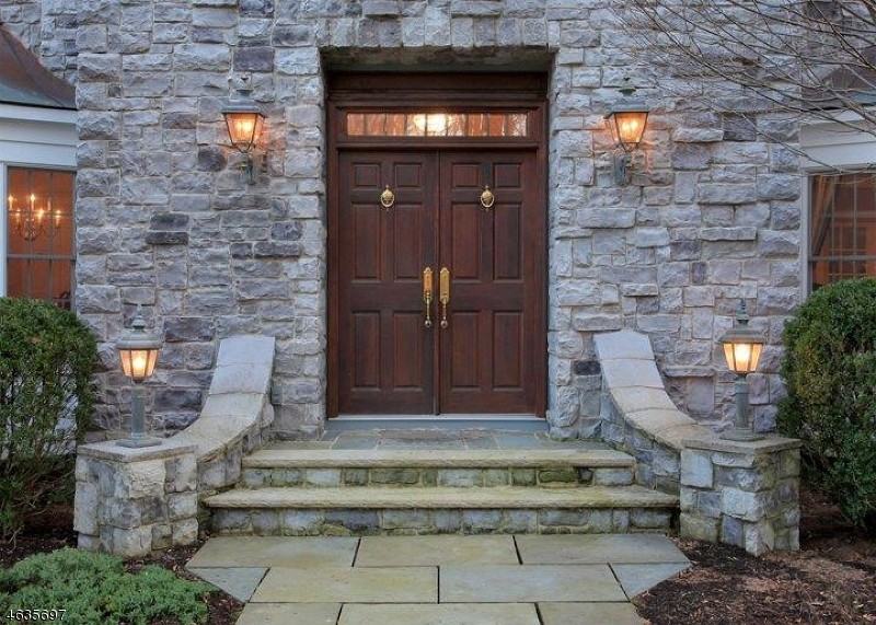 12 Cobblefield Dr - Photo 2 of 25