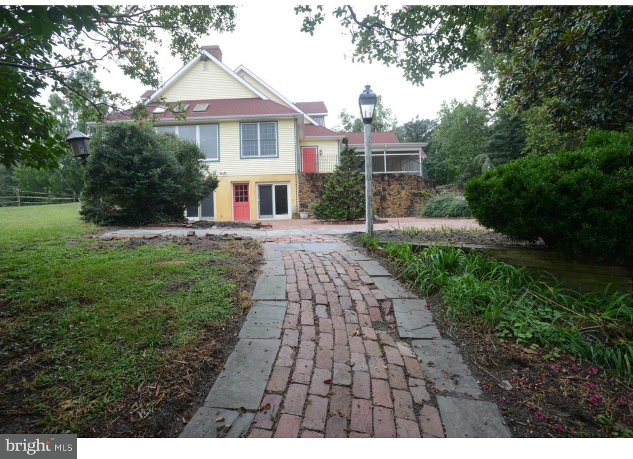 614 Fox Run Rd - Photo 2 of 23